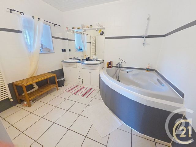 maison à vendre - 6 pièces - 218.0 m2 - PLEUDIHEN SUR RANCE - 22 - BRETAGNE - Century 21 Fauvel Immobilier